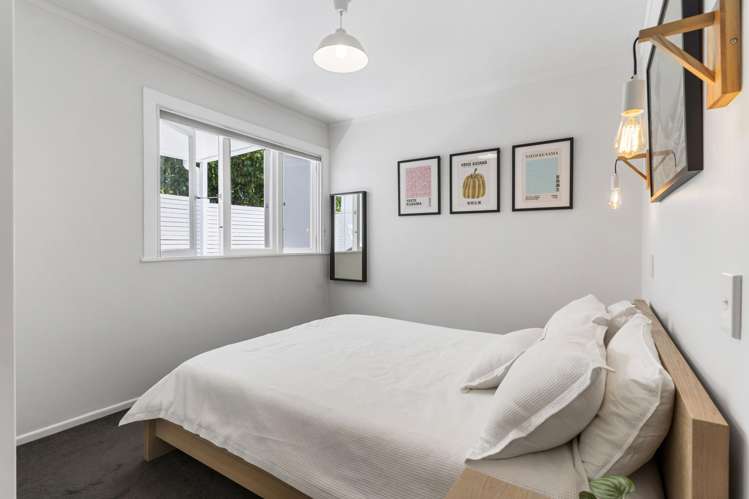 4A Tiroroa Avenue Te Atatu South_18