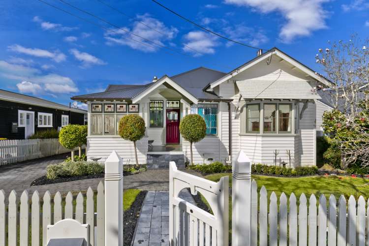 11 Ascot Avenue Narrow Neck_1