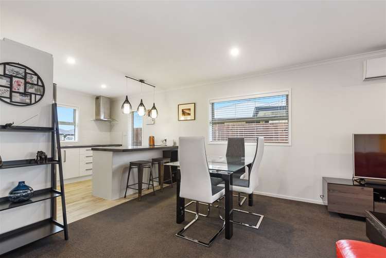 5/11 Errol Close Burbush_5