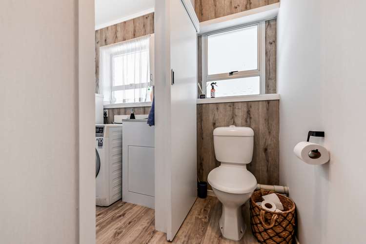 29 Ashurst Avenue Pukete_12