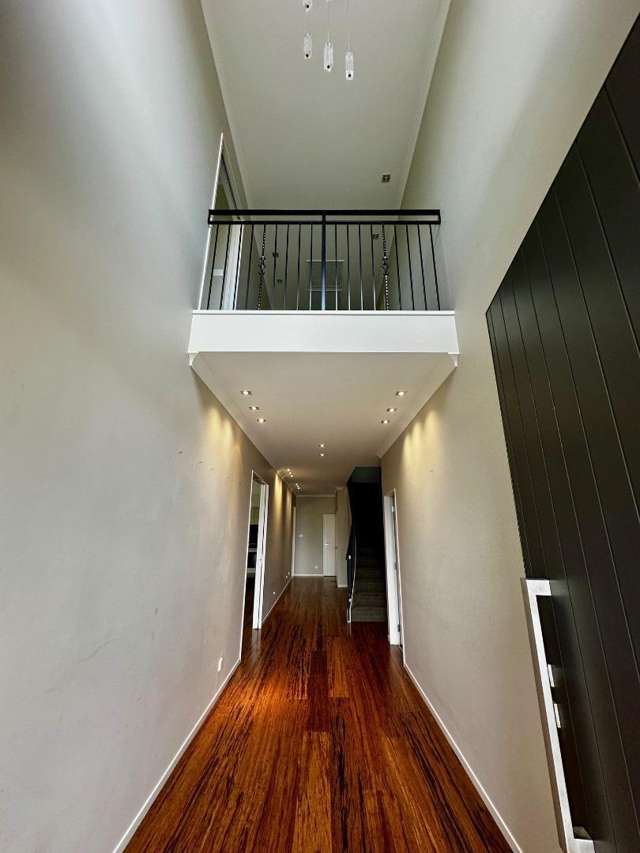 100A Cyril French Drive Flat Bush_2