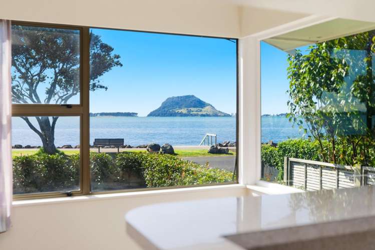 99 Beach Road Otumoetai_14