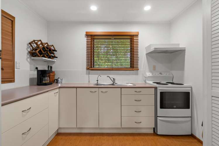 172 Howard Road Orere Point_6