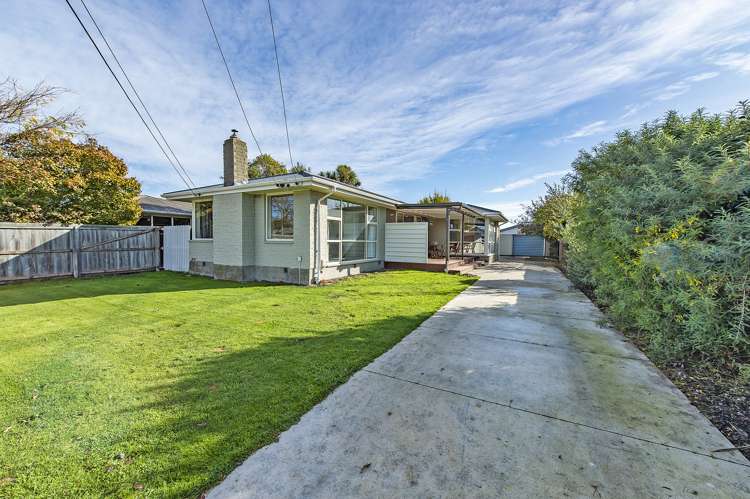 15 Frensham Crescent Woolston_23