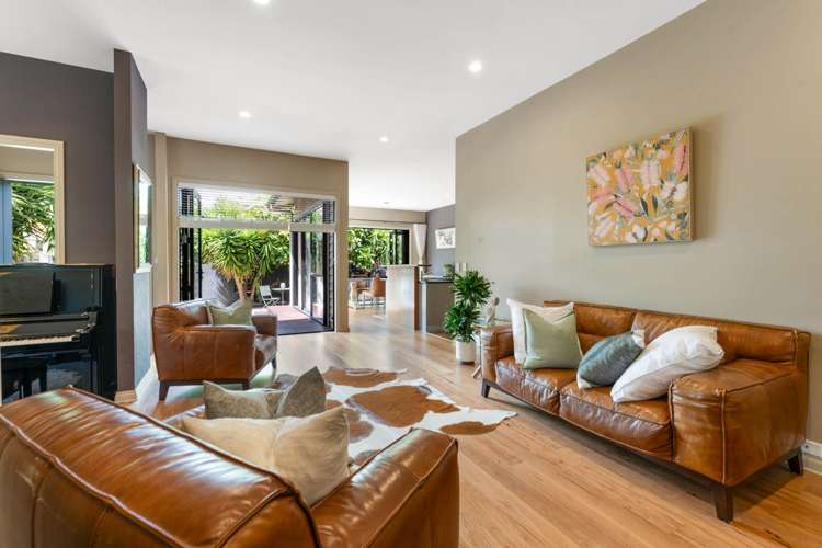 55 Hattaway Avenue Bucklands Beach_1