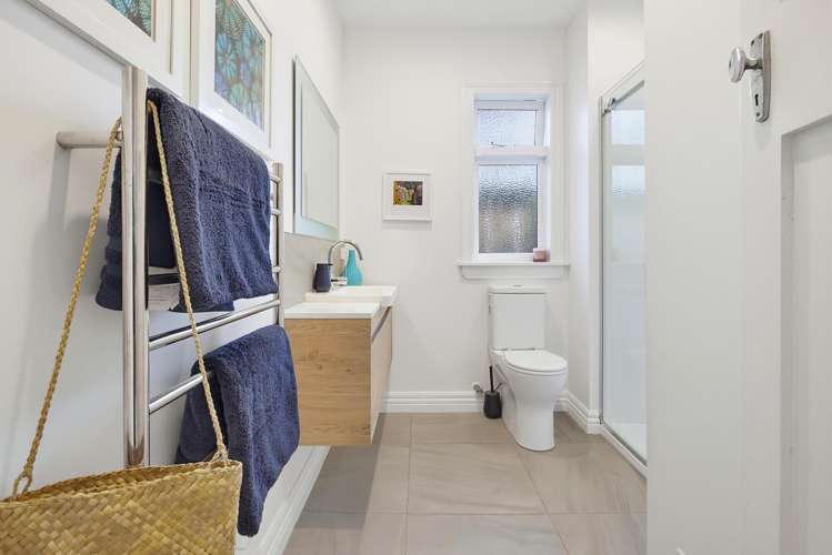 185 Coutts Street Rongotai_15