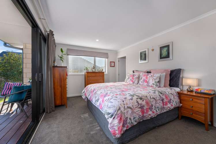 6 Spitfire Drive Burleigh_18