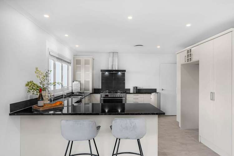 9 Soljans Place Flat Bush_16