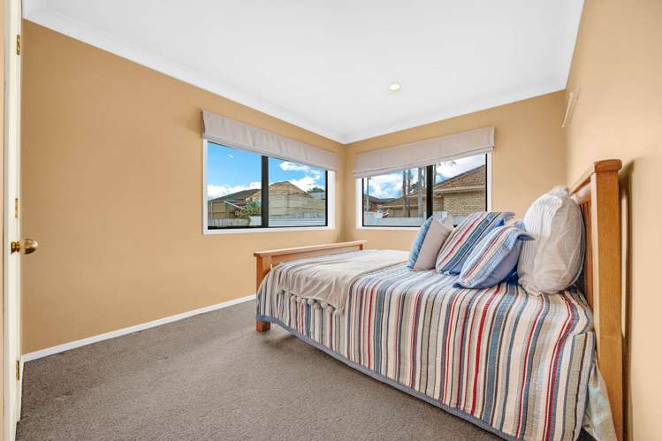 25 Castlehill Court Wattle Downs_17