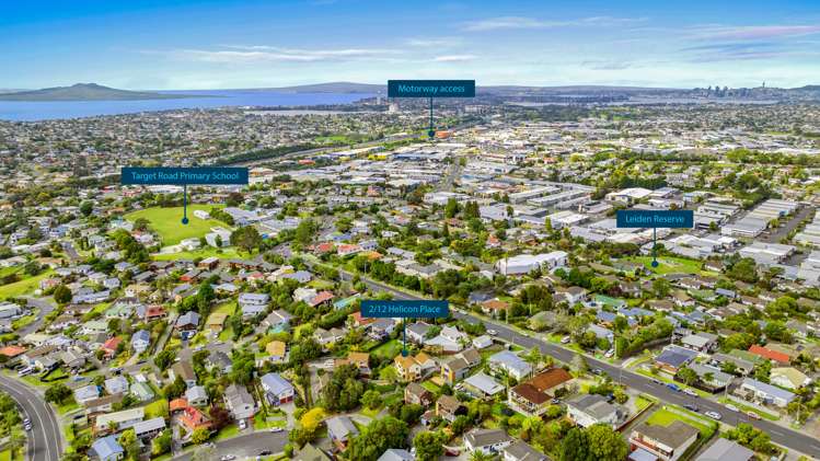 2/12 Helicon Place Totara Vale_20