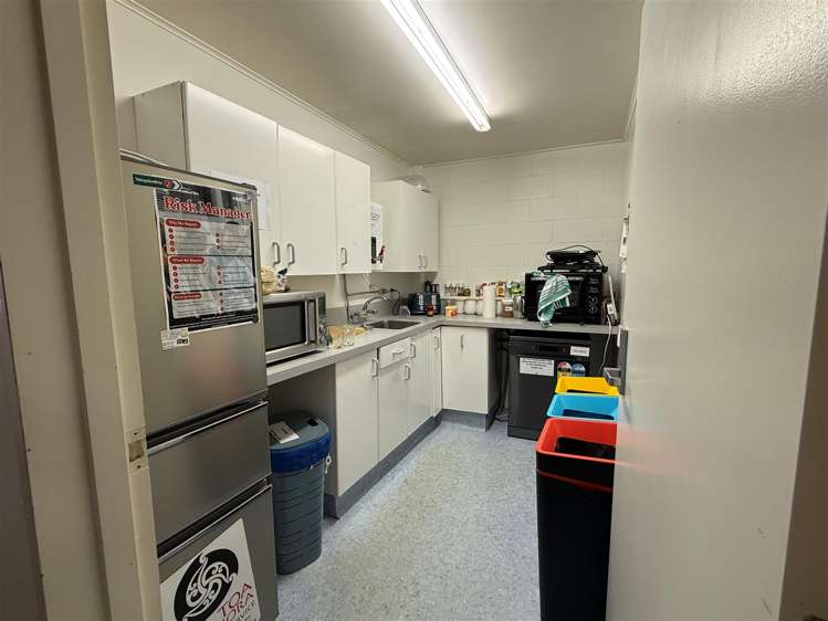 5 Lyttelton Avenue Porirua_6