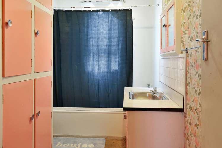 15 Sinclair Avenue Nightcaps_7