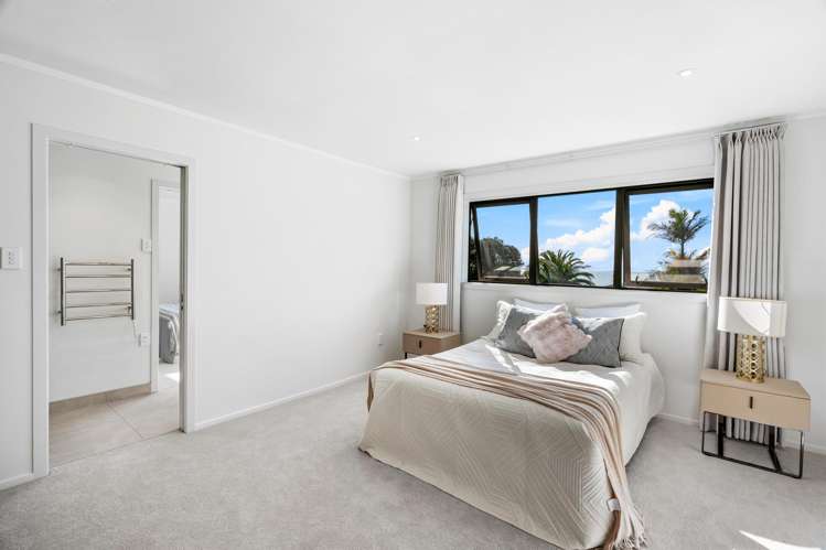 2/14 Clifton Road Waiake_21