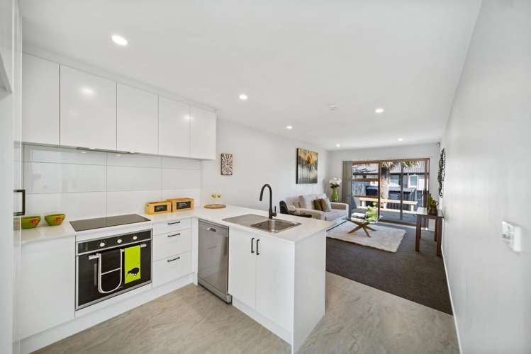 6/25-A Vine Street Mangere East_4