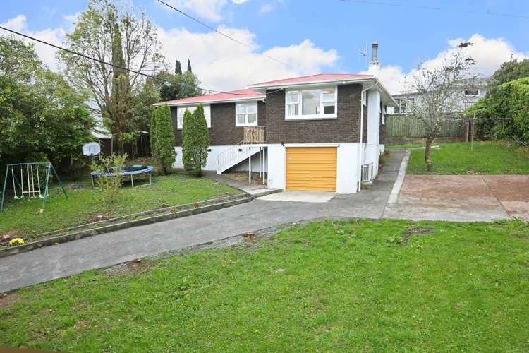 137 Edmonton Road Te Atatu South_3