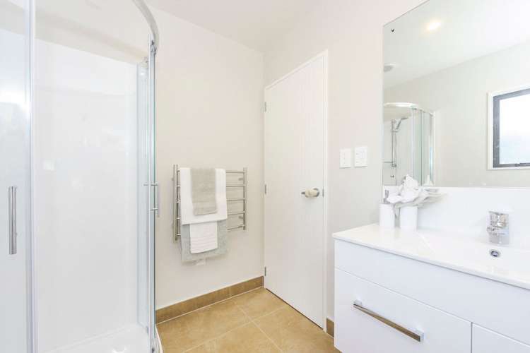 2a Newham Place Henderson_12