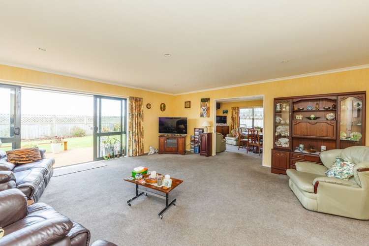 125 Pacific Drive Fitzherbert_9