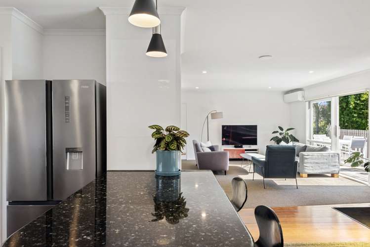 2/193 Lake Road Belmont_13