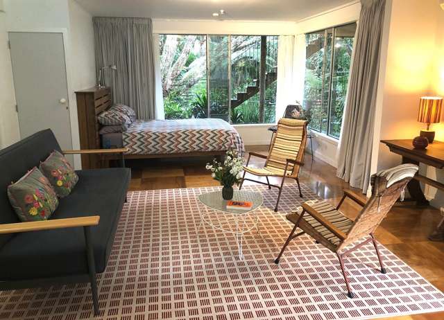 Lovely studio/apartment in garden setting