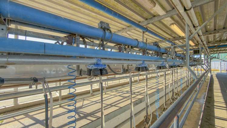 165 Canal Road East Waitakaruru_2