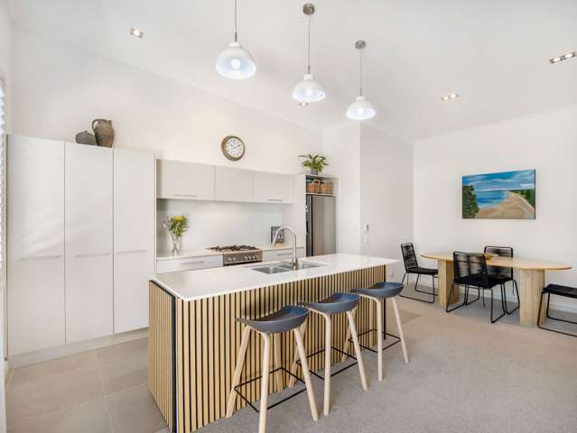 5 Eaves Bush Parade Orewa_4