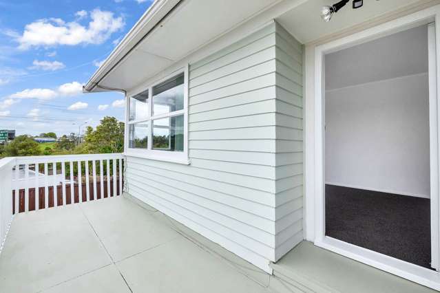 141 Flanshaw Road Te Atatu South_2