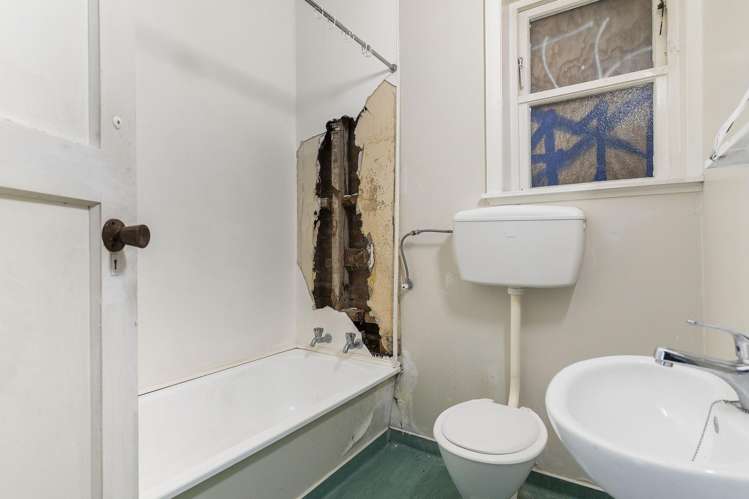 23 and/or 23A Benfield Avenue Mt Albert_9