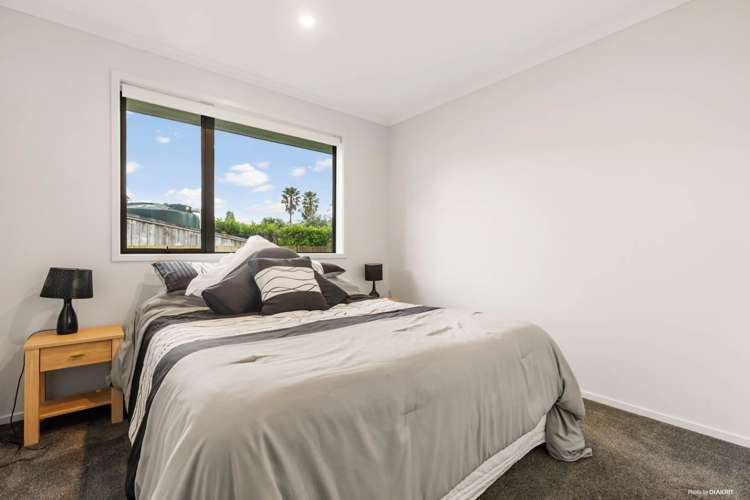 4 School Road Riverhead_10