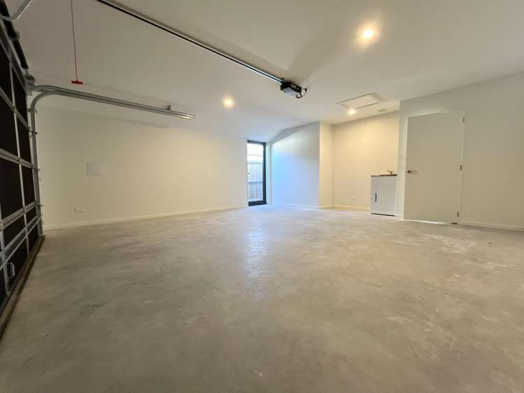 15 Silvergrass Way 11103_16