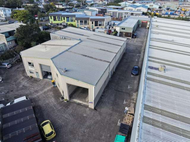 Tidy Industrial Unit Available