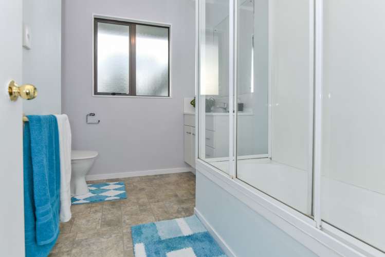 77 Pooks Road Ranui_11