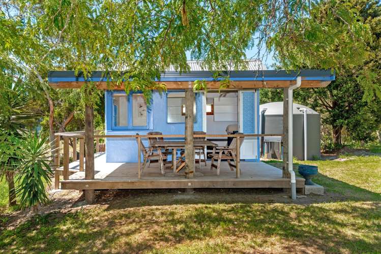 27 YMCA Road Māhia_31