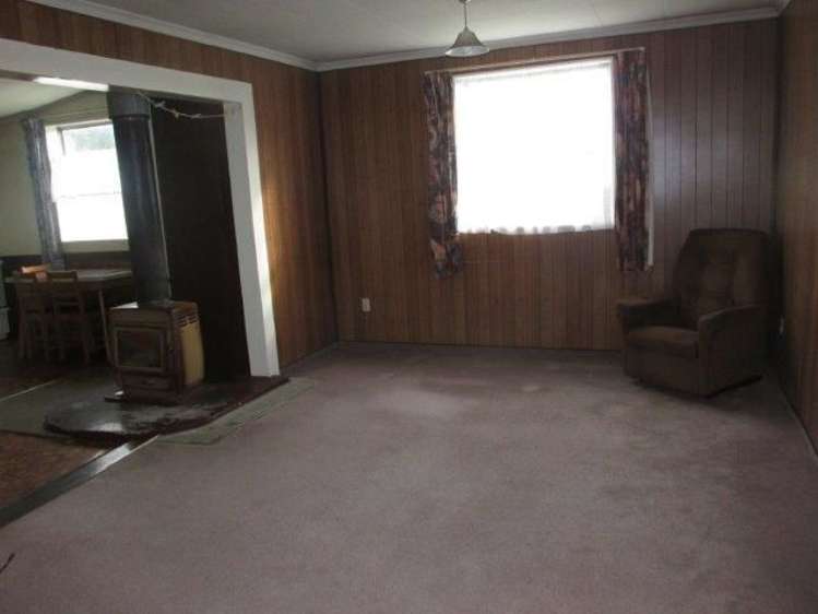 5 Broadway Reefton_4