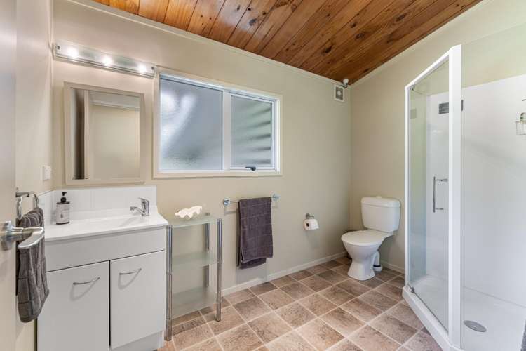 8 Earle Place Acacia Bay_18