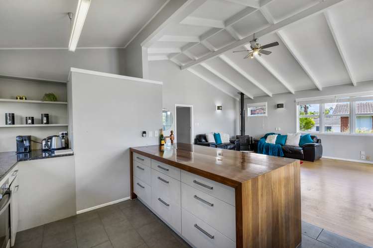 1/24 Colmar Road Mellons Bay_5