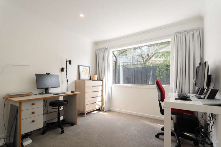 8 Hillview Crescent Paparangi_15