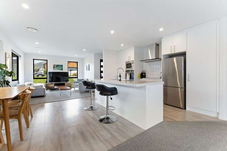 67 Bannister Street, Hanley's Farm Jacks Point_3