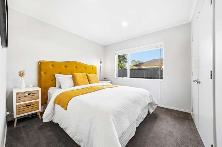 8 Belfry Place Wattle Downs_10