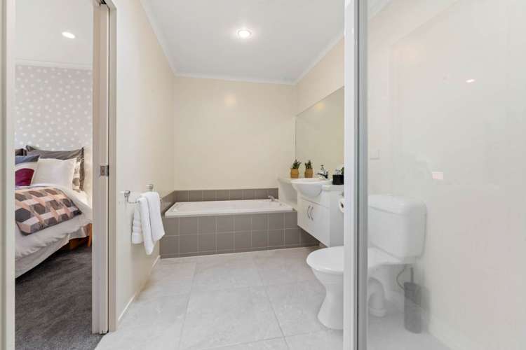59a Aspiring Avenue Flat Bush_11