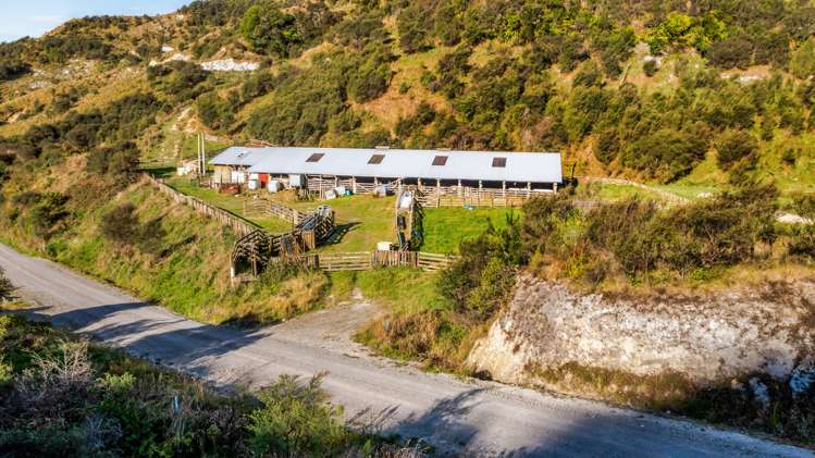 1519 Tangahoe Valley Road Hawera_29