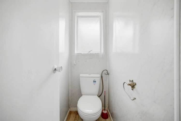 16 Wanita Place Totara Vale_12