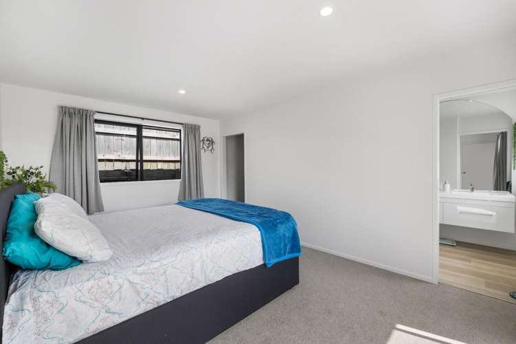 4 Petariki Way Pyes Pa_17