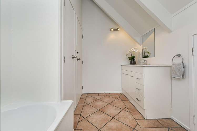 2/7 Springfield Street Forrest Hill_14