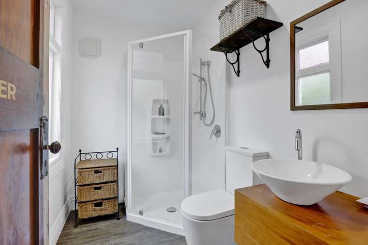 602 Pembroke Road West Stratford_12