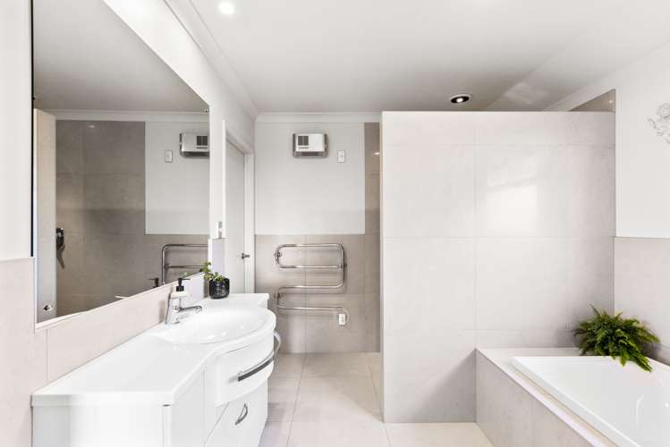 12 Washington Place Havelock North_12