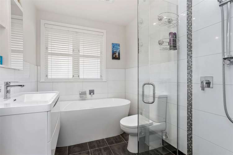 48 Tiroroa Avenue Te Atatu South_18