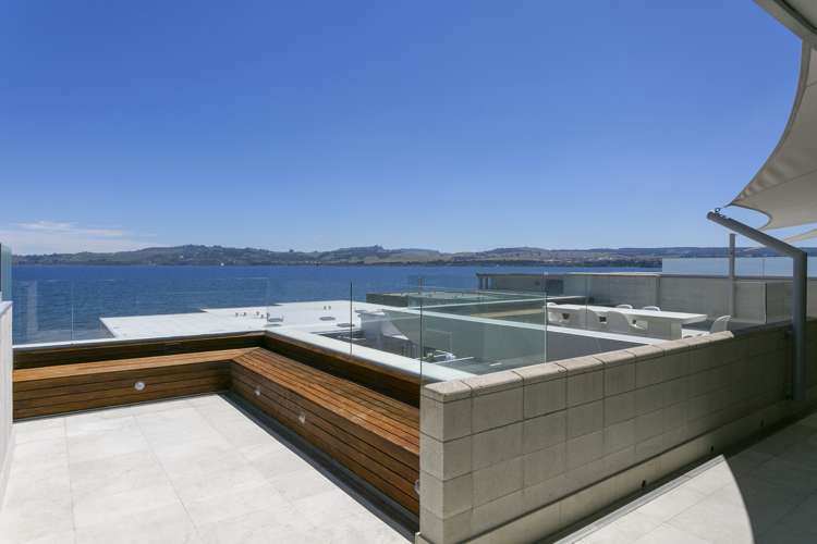 20/225 Lake Terrace Waipahihi_8