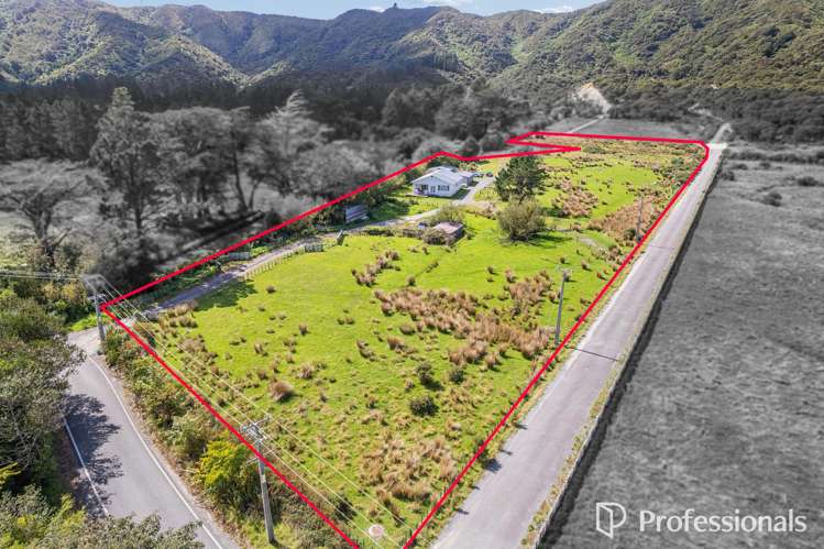 120 Upper Fitzherbert Road Wainuiomata_12