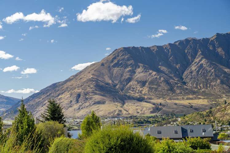 13 Goldleaf Hill Queenstown_24