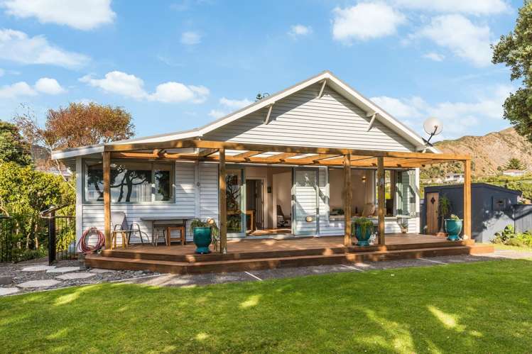 137 Wellington Road Paekakariki_16